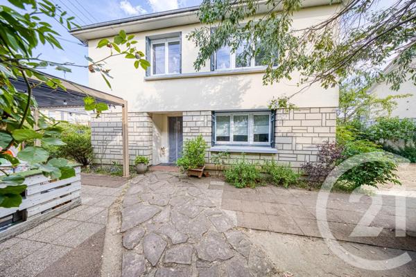 Maison à vendre  6 pièces - 109 m 2   MONTGERON  - 91