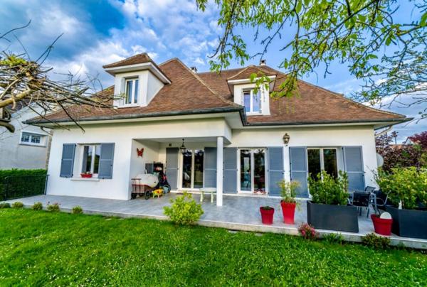 Belle maison familiale à Orry La Ville.