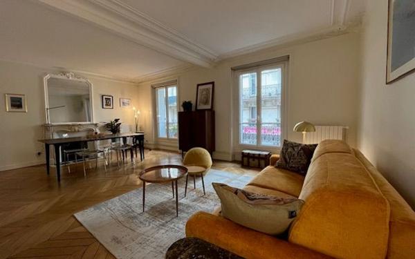 Appartement à louer    2 pièces • 66,69 m2 Paris 10
