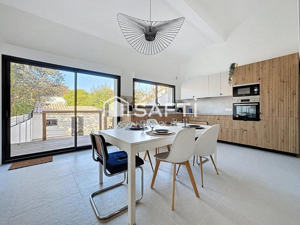 Échoppe rénovée et lumineuse de 170 m² avec piscine, au cœur de Talence