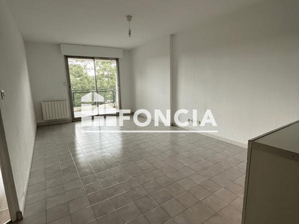 Location Appartement 2 pièces 47.65 m² - 2 RUE EMILE BOURON Luynes 13080