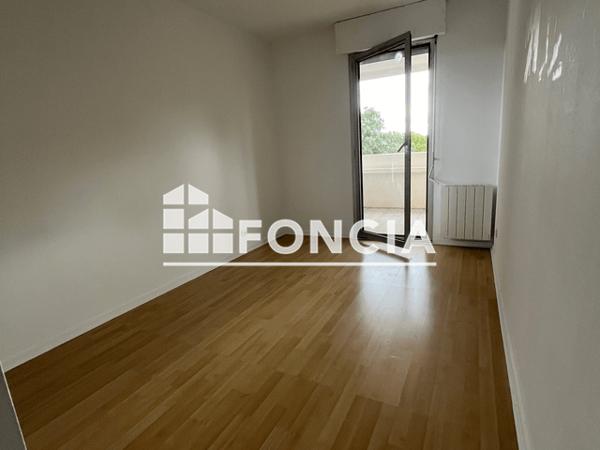 Location Appartement 2 pièces 47.65 m² - 2 RUE EMILE BOURON Luynes 13080
