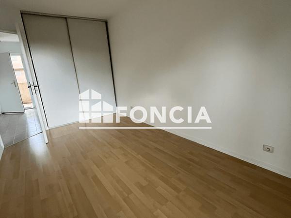 Location Appartement 2 pièces 47.65 m² - 2 RUE EMILE BOURON Luynes 13080