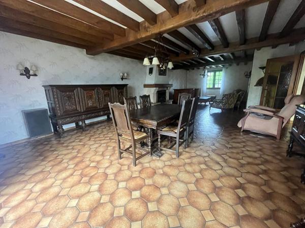 MAISON SUR SOUS SOL 6 CHAMBRES  200 M2