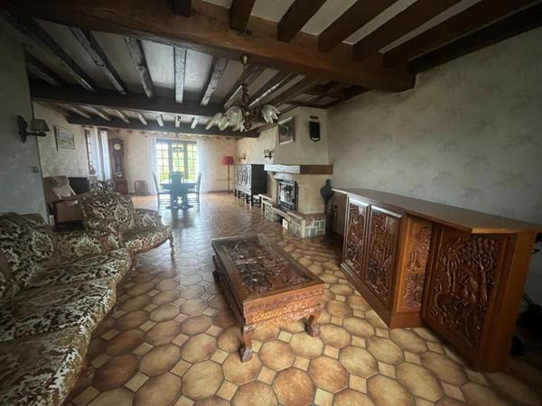 MAISON SUR SOUS SOL 6 CHAMBRES  200 M2