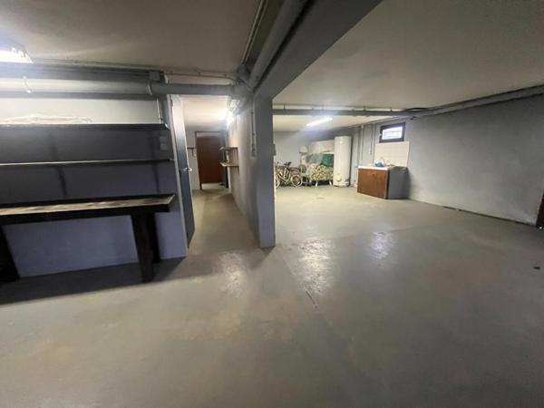 MAISON SUR SOUS SOL 6 CHAMBRES  200 M2
