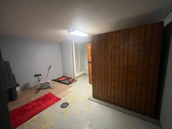 MAISON SUR SOUS SOL 6 CHAMBRES  200 M2