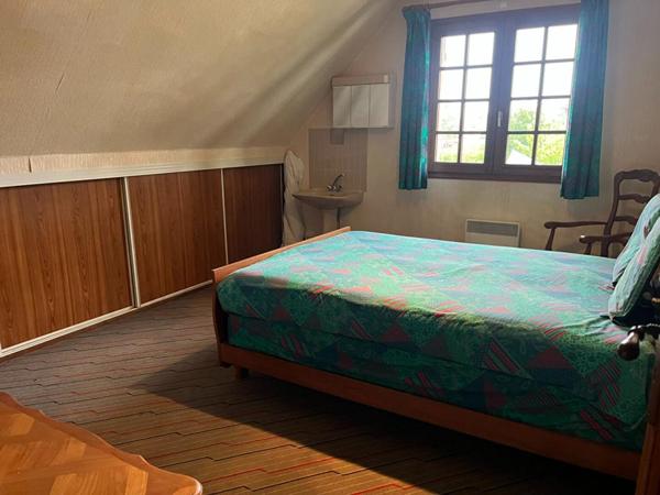 MAISON SUR SOUS SOL 6 CHAMBRES  200 M2