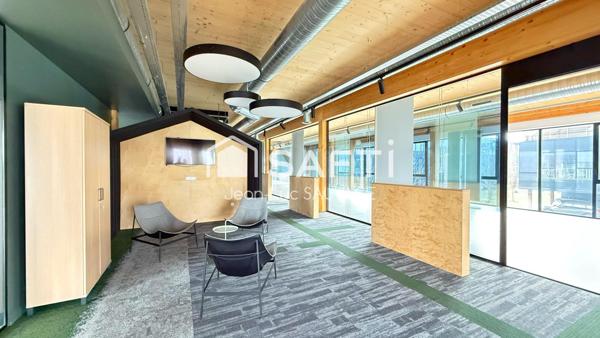 Bâtiment tertiaire sur 843 m² premium – Emplacement stratégique