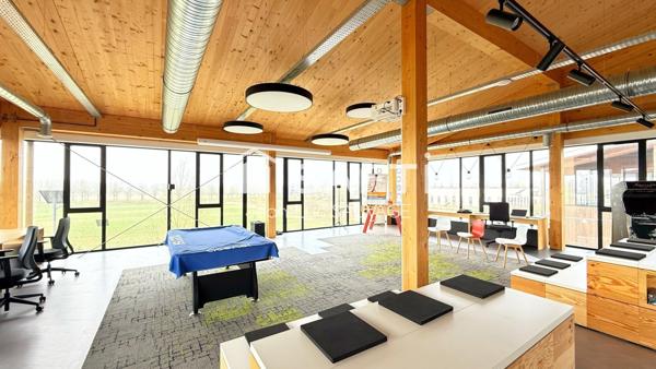 Bâtiment tertiaire sur 843 m² premium – Emplacement stratégique