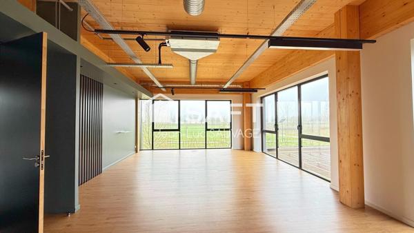 Bâtiment tertiaire sur 843 m² premium – Emplacement stratégique