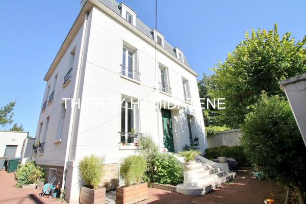 CENTRE VILLE MAGNIFIQUE APPARTEMENT BOURGEOIS FIN XIX STYLE PARISIEN ENTIEREMENT RENOVE 88 M2 4 PIECES 2 CHAMBRES