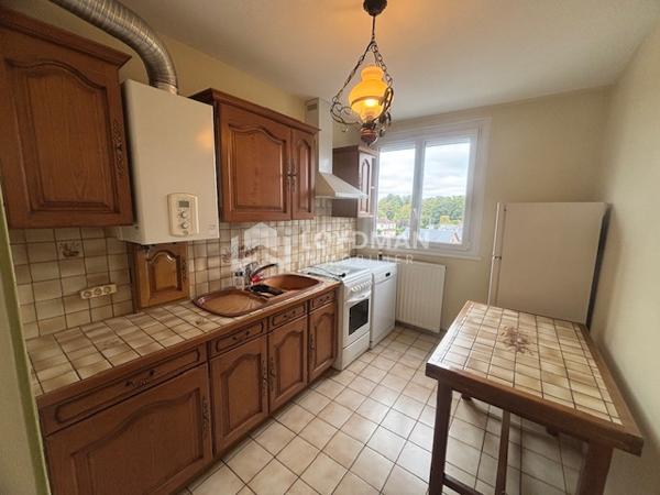 Appartement T3/4 78.6m² au 4ième étage avec ascenseur