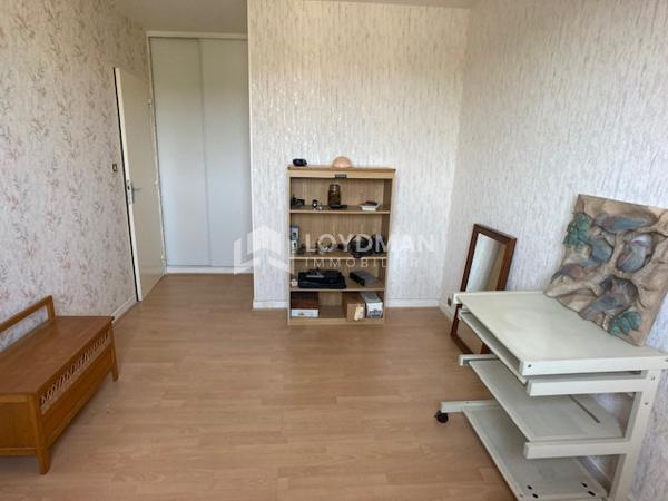 Appartement T3/4 78.6m² au 4ième étage avec ascenseur