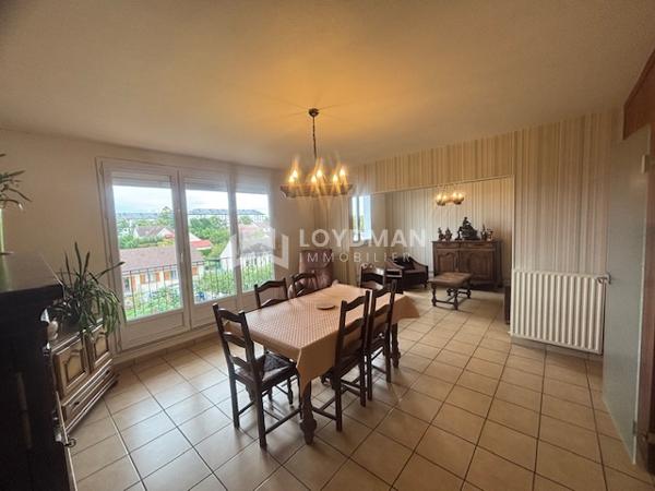 Appartement T3/4 78.6m² au 4ième étage avec ascenseur