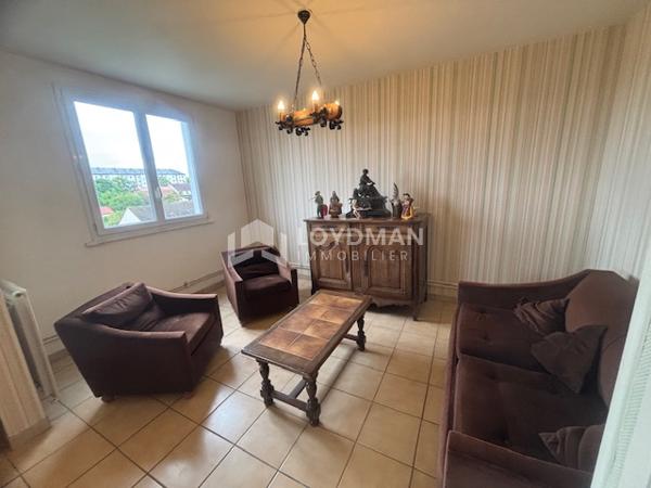 Appartement T3/4 78.6m² au 4ième étage avec ascenseur