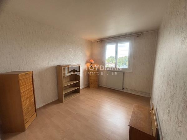 Appartement T3/4 78.6m² au 4ième étage avec ascenseur