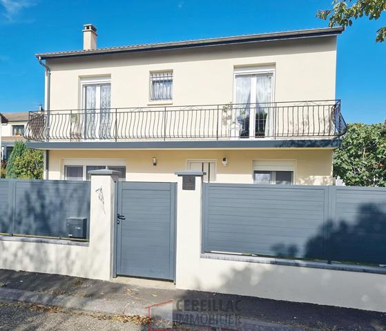 CEBAZAT CHARMANTE MAISON RENOVEE