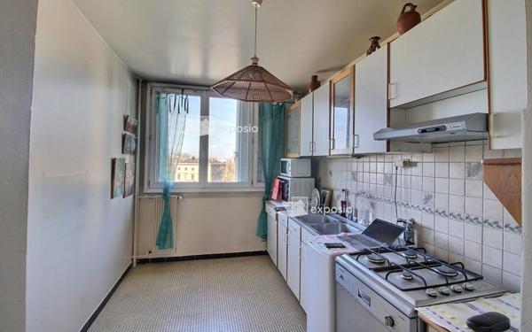 Appartement à vendre    4 pièces • 80,24 m2 Saint-Ouen