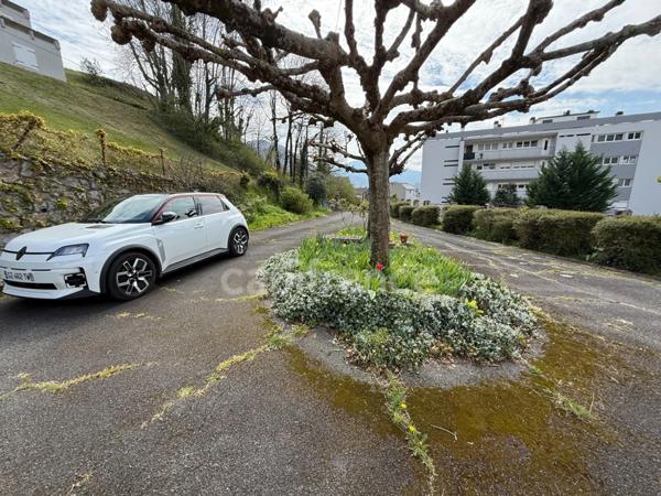 Villa plain pied avec garage et sous-sol