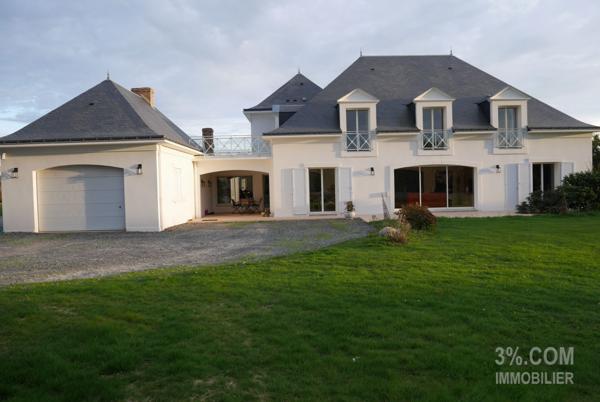 Magnifique Maison à étage de 277, 52 m² habitable 5 chambres + un bureau, grand garage, terrain de 2 123 m² Savenay (44260)