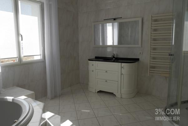 Magnifique Maison à étage de 277, 52 m² habitable 5 chambres + un bureau, grand garage, terrain de 2 123 m² Savenay (44260)