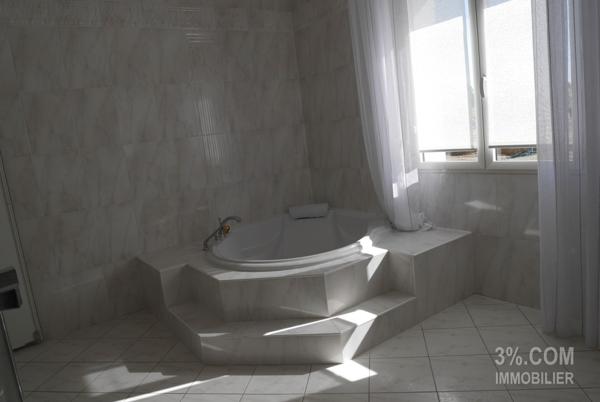 Magnifique Maison à étage de 277, 52 m² habitable 5 chambres + un bureau, grand garage, terrain de 2 123 m² Savenay (44260)