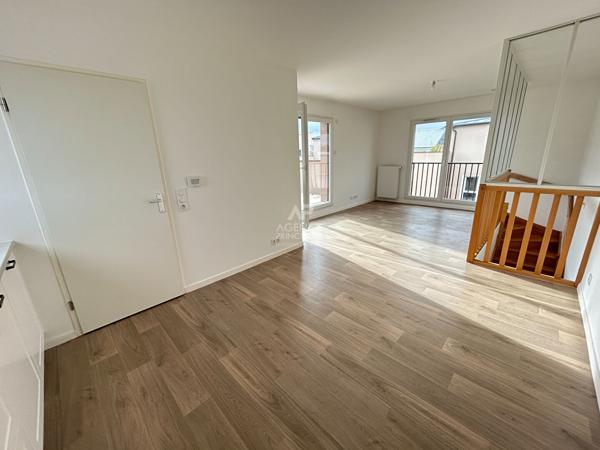 Appartement Carrières-sous-Poissy 3 pièce(s) duplex terrasse 223 000 € **  - Référence  9407