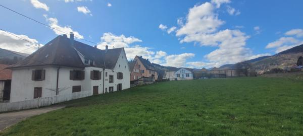 Immeuble bien entretenu comprenant 4 logements T3 dont deux libres au RDC