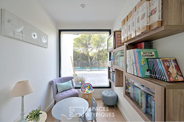 Villa contemporaine de plain-pied avec piscine à débordement – Collines Ouest