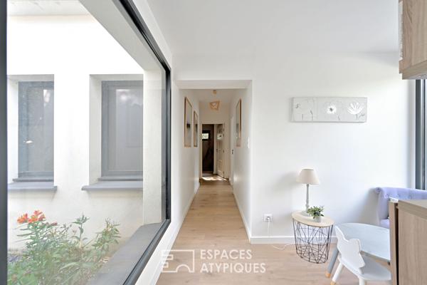 Villa contemporaine de plain-pied avec piscine à débordement – Collines Ouest