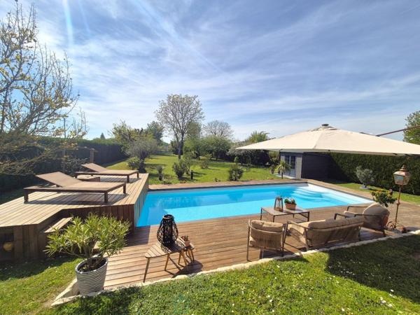 Belles prestations - maison 4 chambres, garage, piscine chauffée