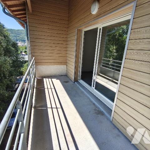 Ds résidence récente (2018) - Appartement T2 de 42 m² avec terrasse de 8,2 m² - En dernier étage...