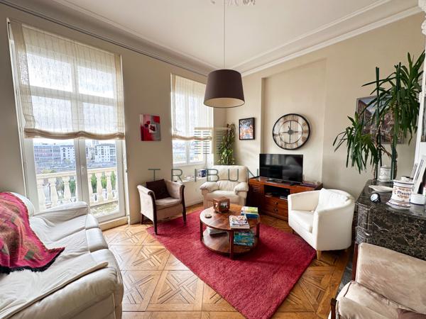 Maison 8 pièce(s) 4 chambre(s) 205 m²