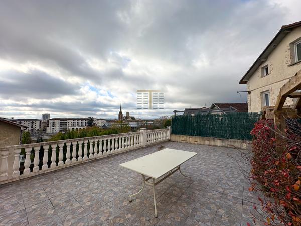 Maison 8 pièce(s) 4 chambre(s) 205 m²