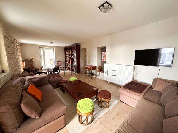 Maison 8 pièce(s) 4 chambre(s) 205 m²