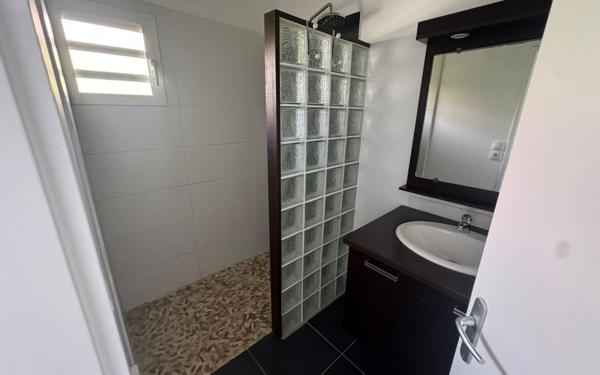 Appartement à vendre    2 pièces • 44,40 m2 Le Gosier