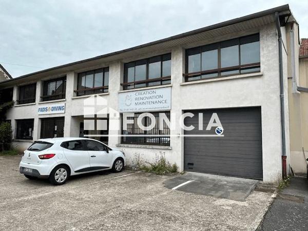 Location Local commercial 8 pièces 270 m² - 8 RUE GUILLAUME BIGOURDAN Wissous 91320