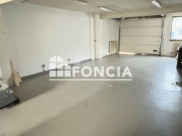 Location Local commercial 8 pièces 270 m² - 8 RUE GUILLAUME BIGOURDAN Wissous 91320