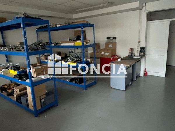 Location Local commercial 8 pièces 270 m² - 8 RUE GUILLAUME BIGOURDAN Wissous 91320