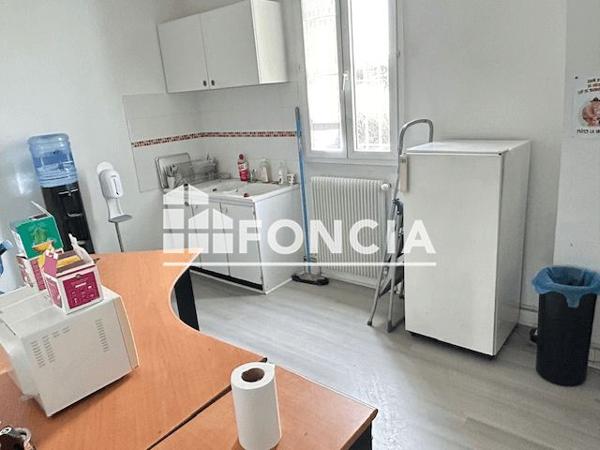 Location Local commercial 8 pièces 270 m² - 8 RUE GUILLAUME BIGOURDAN Wissous 91320