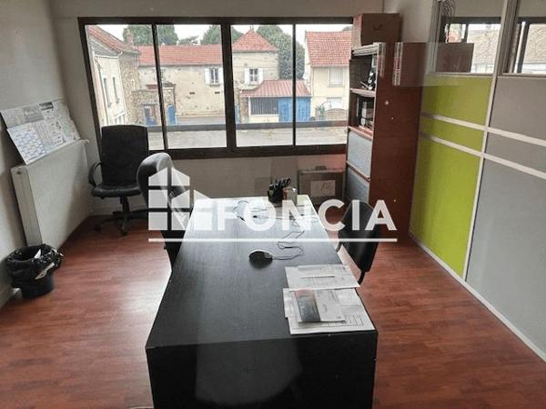 Location Local commercial 8 pièces 270 m² - 8 RUE GUILLAUME BIGOURDAN Wissous 91320