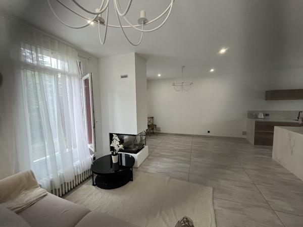 Maison à VAULX EN VELIN (69120)