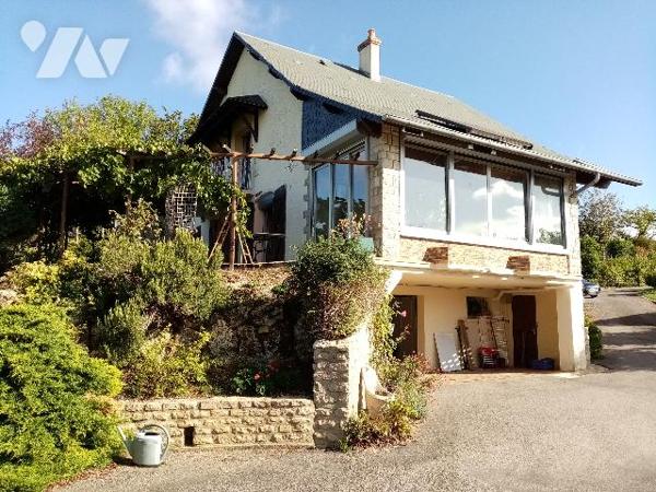 MAISON ATYPIQUE AU CALME. TRES BELLE VUE