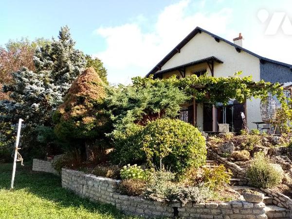 MAISON ATYPIQUE AU CALME. TRES BELLE VUE