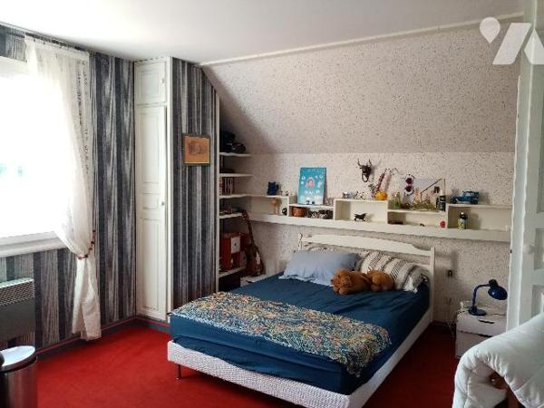 MAISON ATYPIQUE AU CALME. TRES BELLE VUE