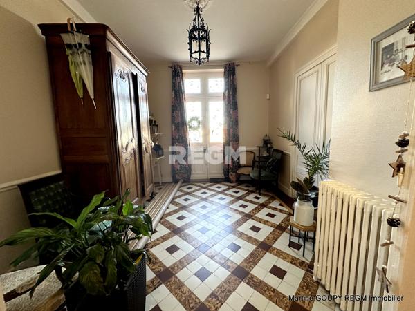 Ouzouer-le-Marché (41240) BEAUCE LA ROMAINE (Ouzouer-le-Marché) 41 – Grande maison familiale – 6/7 Chbres -300 m² hab – Ateliers-Dépenda