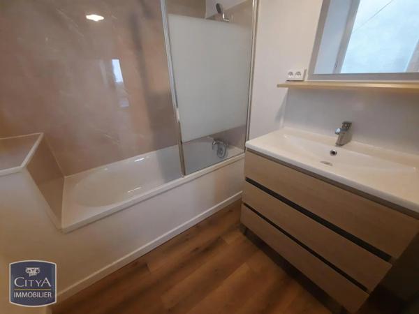 Appartement à louer 4 pièces 91.15m² Tarascon-sur-Ariège (09400)