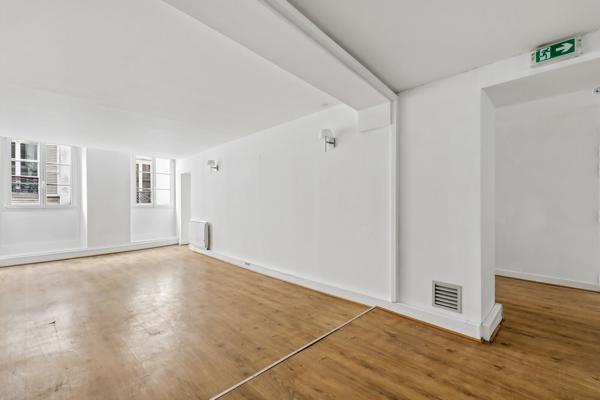 Bureaux à vendre ou à louer - Paris 4 - Surface avec linéaire