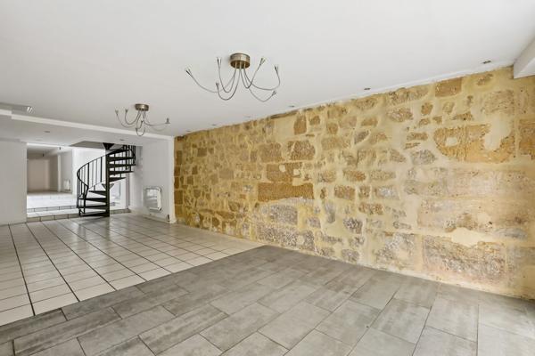 Bureaux à vendre ou à louer - Paris 4 - Surface avec linéaire